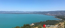 Озеро Изник в Турции стало ярко бирюзового цвета