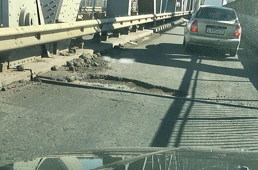 Старый мост обещали отремонтировать на следующей неделе (видео)
