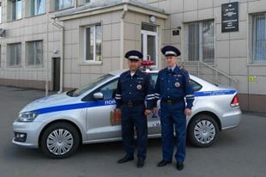 В Красноярском крае полицейские вынесли из пожара спящую девушку