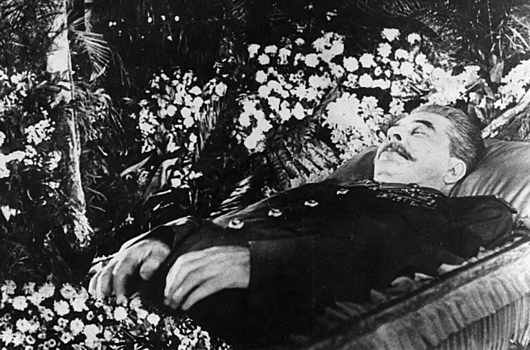 Как мертвый Сталин напугал сотрудников Мавзолея