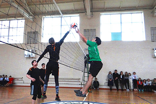 В Кизляре разыграли кубок мэрии по волейболу