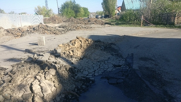 Из-за тяжёлой техники дороги в Оренбуржье стали непригодными