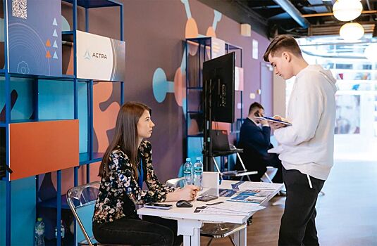 Осенний фестиваль колледжей в Москве: школьники прошли тесты на профориентацию