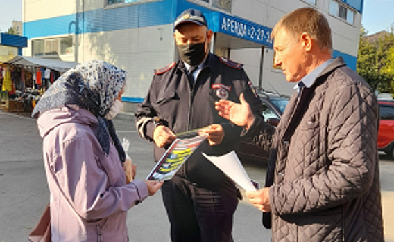 В Самарской области полицейские и общественники провели мероприятия в Международный день пожилых людей