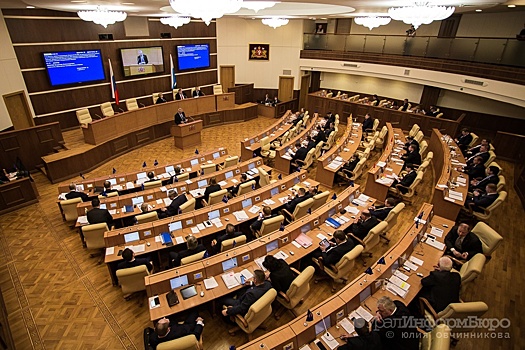 Свердловские депутаты раскрыли свои доходы