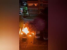 Пожар на парковке в Краснодаре уничтожил четыре машины
