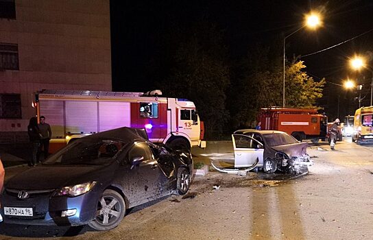 В Нижнем Тагиле автоледи отлетела от бордюра и врезалась в иномарку