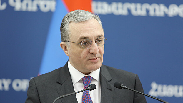 Глава МИД Армении прибыл в Москву