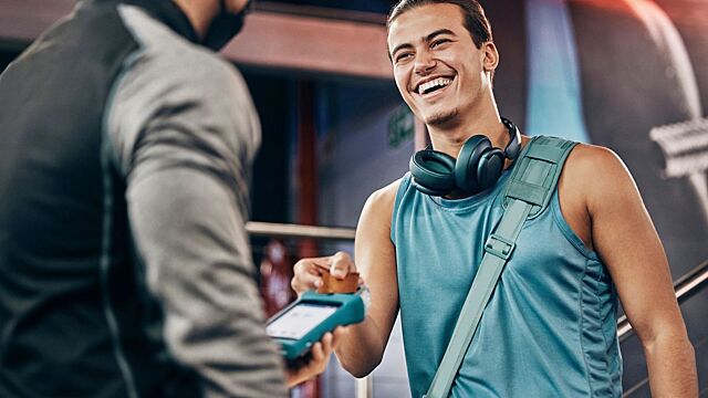 Почему у одних вечно нет денег, а у других всегда есть: разбираемся с психологом