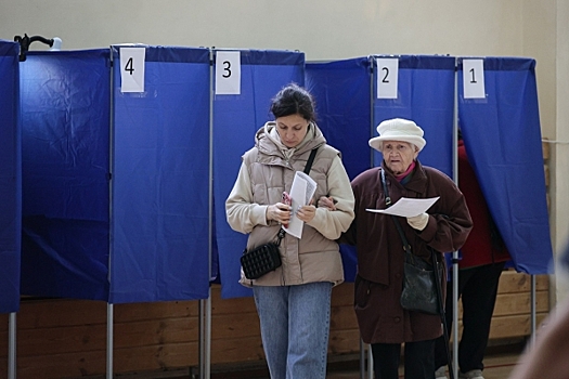 Почему Зеленский отменяет выборы президента: конфликт с силовиками и безденежье