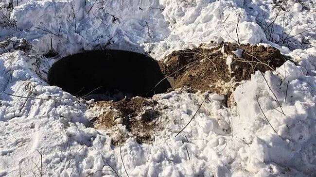 Семилетний ребенок в Смоленской области провалился в люк и просидел там шесть часов