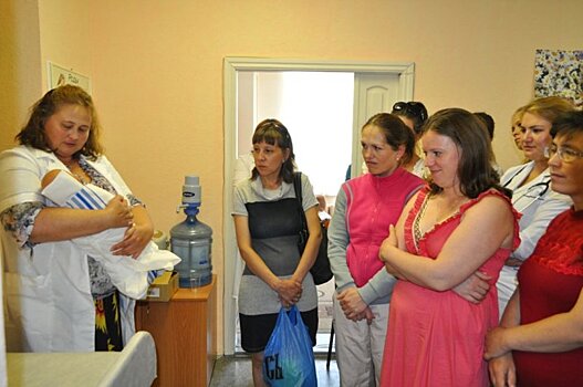 Во 2-ом филиале детской городской поликлиники № 69 для родителей открылась школа по уходу за ребенком