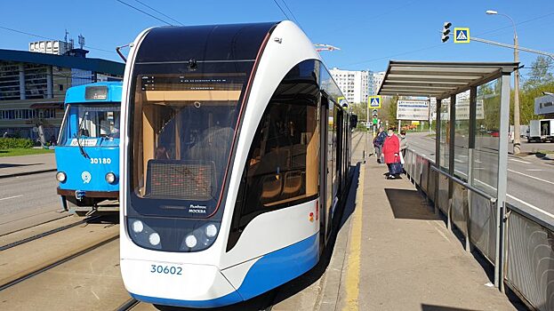 В Щукине на пути вышел трамвай «Львёнок»