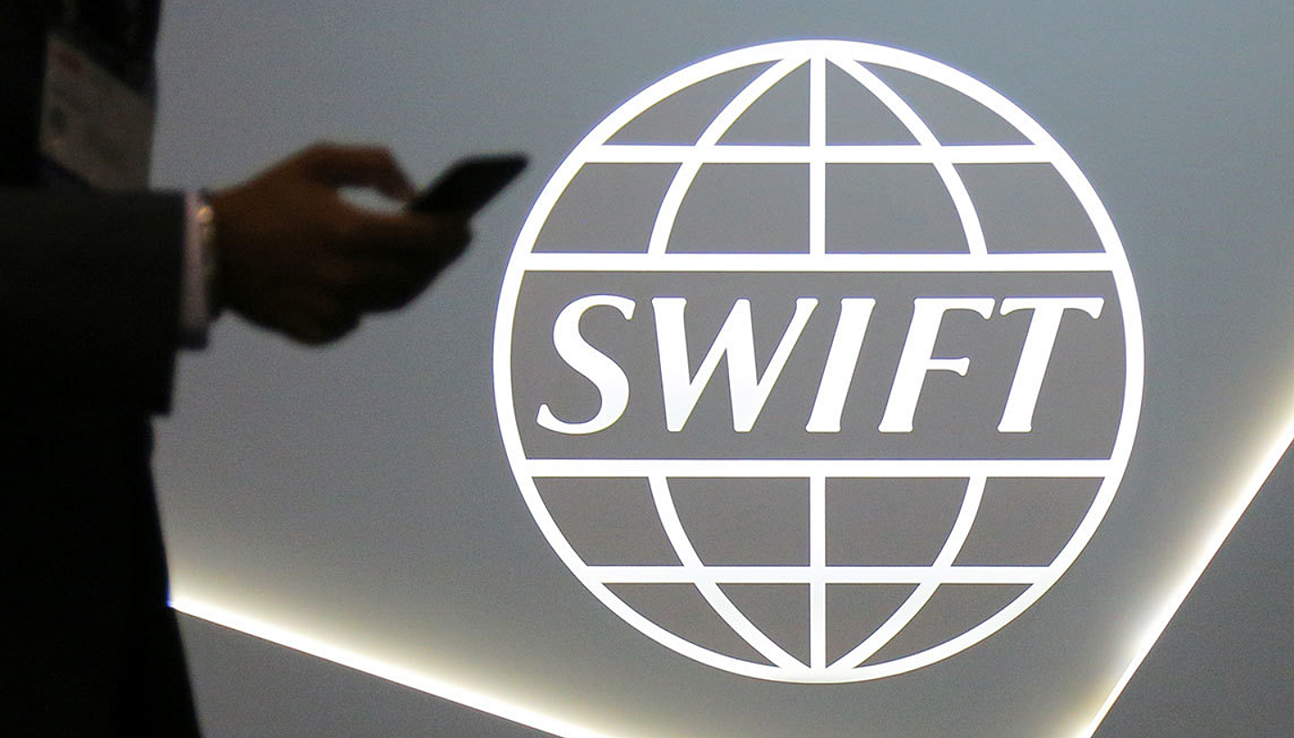 В Госдуме оценили риск отключения России от SWIFT