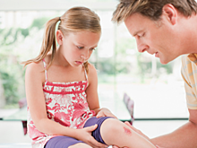 Чем опасно дуть на рану