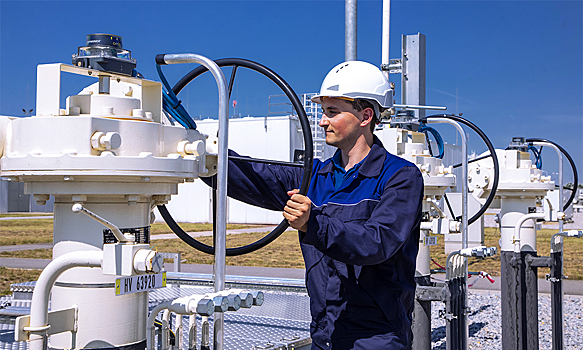 «Газпром» изменил валюту расчета за поставки в Китай