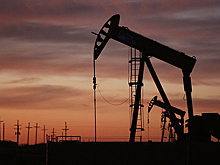 Стоимость нефти Brent опустилась ниже $77 за баррель