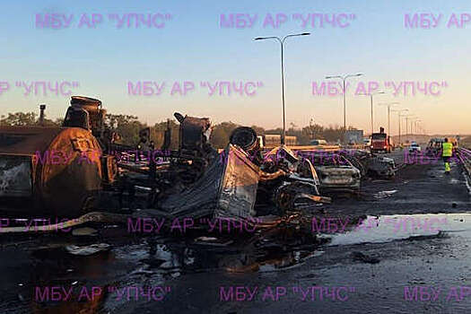 В Ростовской области четыре человека погибли в аварии с загоревшимся грузовиком
