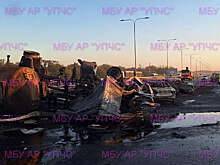 В Ростовской области четыре человека погибли в аварии с загоревшимся грузовиком