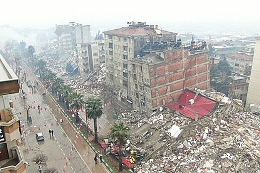 Число погибших при землетрясении в Турции приблизилось к трем тысячам