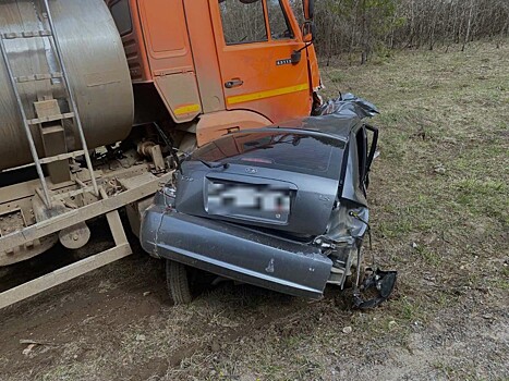 В Шарканском районе в аварии с «КамАЗом» погибли два человека