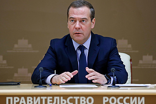 Медведев напомнил о важности развития медицины в России