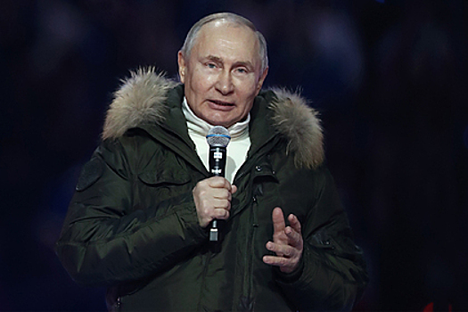 Путин на концерте задал вопрос о любви к России