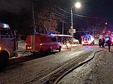 В центре Самары горят три частных дома