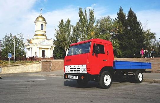 Фанаты сделали КАМАЗ, у которого 100 км пробега стоят 30 рублей