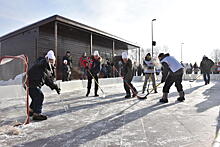 Соревнования по хоккею организуют сотрудники досугового центра «Мастер»
