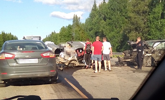 В Lexus, в который врезался Volkswagen, где погибли пять человек, ехали иностранцы