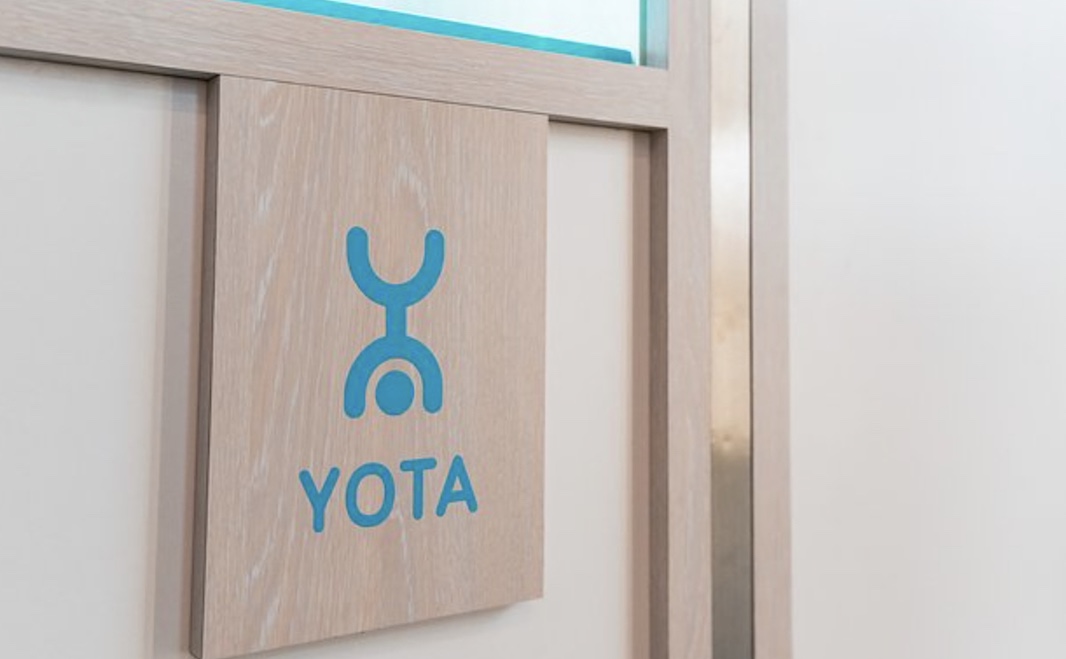 Yota выдаст подросткам Ленинградской области сим-карты