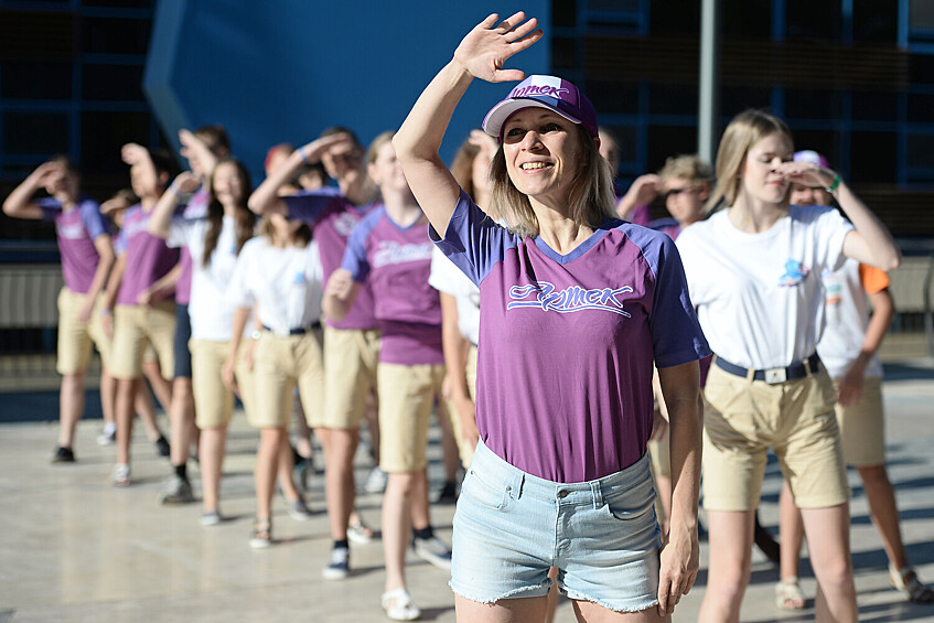 Официальный представитель МИД РФ Мария Захарова во время посещения Международного детского центра «Артек» в Крыму, 6 июля 2016 года