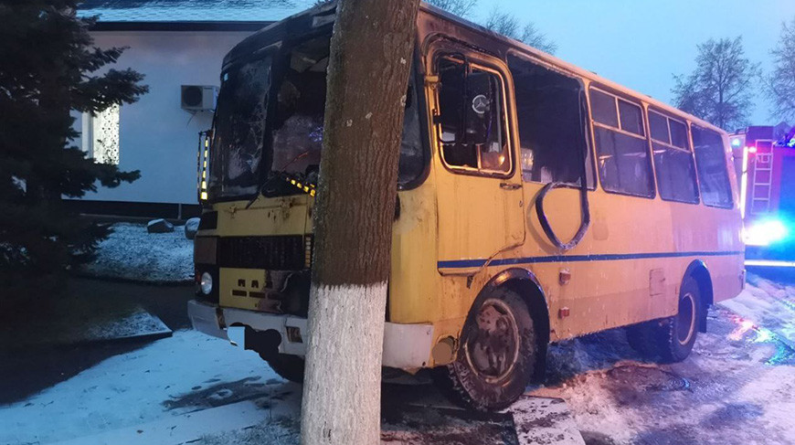 Школьный автобус с белорусскими детьми загорелся по пути в военкомат