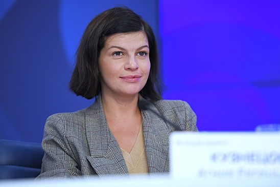 Звезда фильма "Груз 200" снялась в купальнике в горячей купели