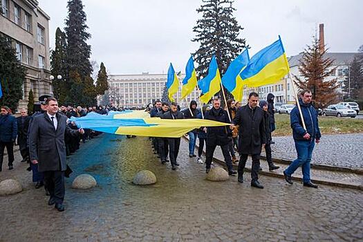 Самоуничтожение Украины и ее распад с непредсказуемыми последствиями предрекли в ДНР