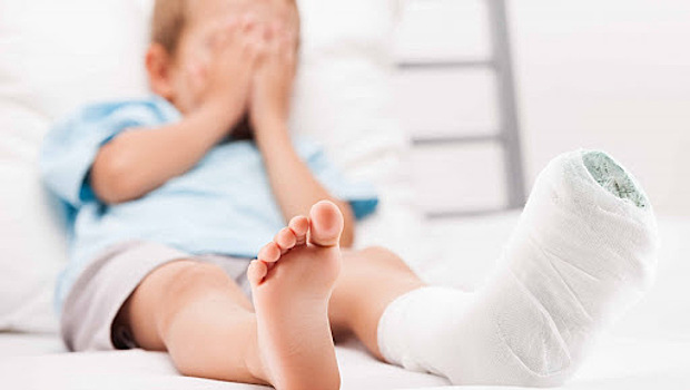 Переломы в детстве приводят к повторным переломам во взрослой жизни