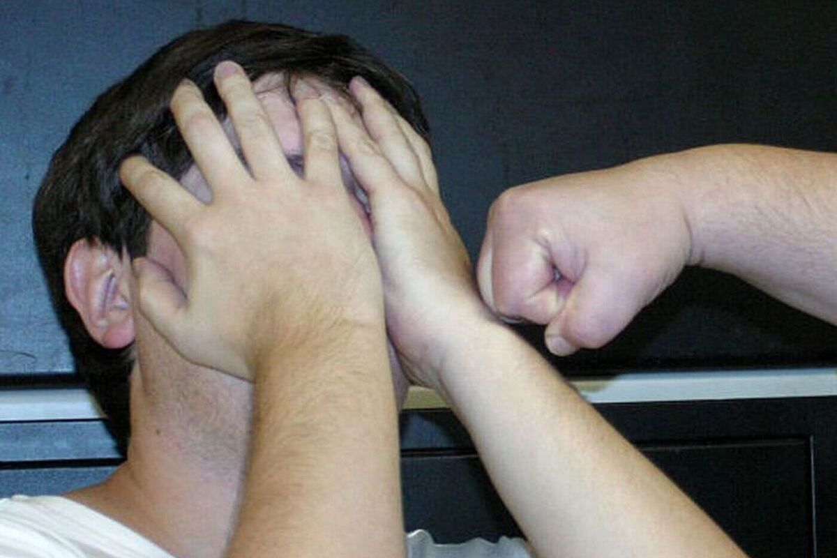 Известный театральный режиссер сломал нос бармену в московской пивной