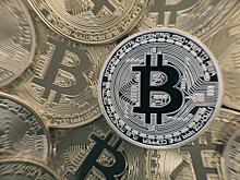 Цена биткоина упала более чем на 8%