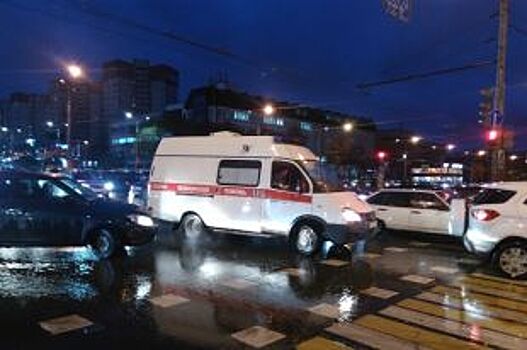 В центре Перми на пешеходном переходе иномарка насмерть сбила мужчину