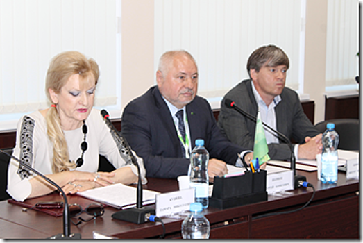 В Общественной палате Калининградской области обсудили вопросы перехода на карты национальной платежной системы «Мир»
