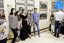 Выставка дореволюционных фотографий открылась в галерее Дома поэзии к юбилею города