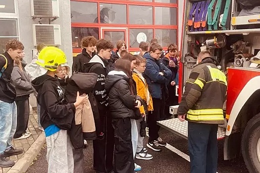 Старшеклассники школы №1528 познакомились с профессией пожарного