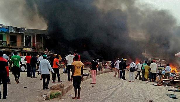 Не менее 12 человек погибли при взрыве автоцистерны с нефтью в Нигерии