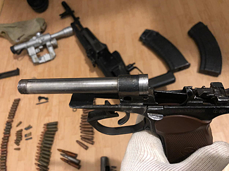 В Норильске оперативники задержали подозреваемого в незаконном хранении оружия и боеприпасов