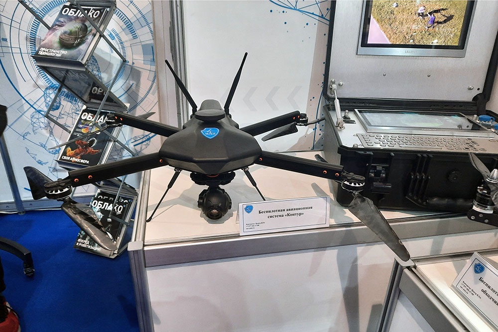 беспилотный летательный аппарат. беспилотники 2023. беспилотники 2023. Idex 2023 абу-даби российский павильон. квазимачта бпла.