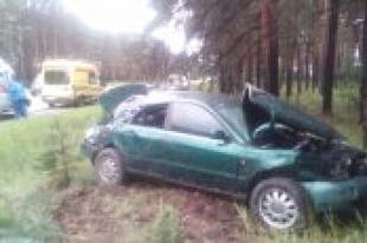 В Судогодском районе автомобиль Audi опрокинулся в кювете – 3 пострадавших