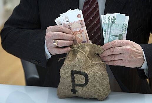 Чиновникам Волгоградской области на 15% могут повысить зарплату