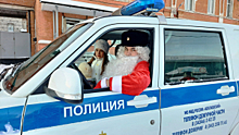 В рамках акции «Полицейский Дед Мороз» стражи правопорядка в Свердловской области поздравили с праздником ребят из малообеспеченных семей и семей, состоящих на профилактическом учете