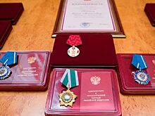 Четыре курганца получили государственные награды из рук полпреда Цуканова